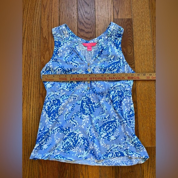 Lilly Pulitzer Essie Top Shirt Blue White Peri Turtley Awesome Size Small - Picture 5 of 7